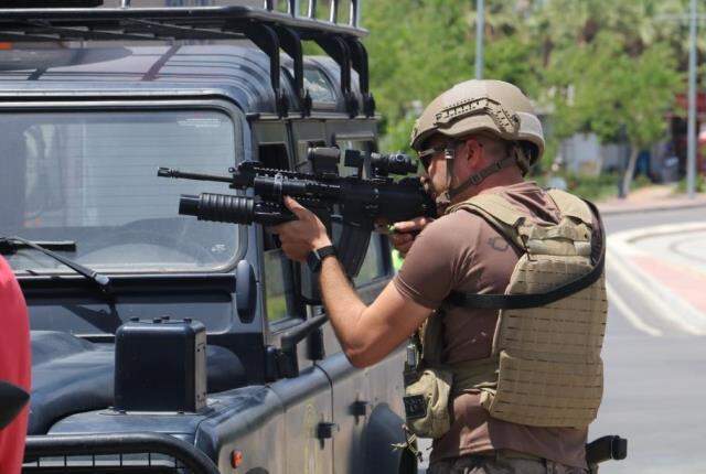 Tahliye kararına karşı çıkan kafeterya işletmecisi intihar girişiminde bulundu
