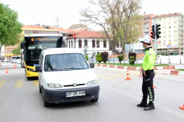 Tam kapanma sonrası 76 asayiş ekibi denetimlerini sürdürüyor Tam kapanma sonrası 76 asayiş ekibi denetimlerini sürdürüyor