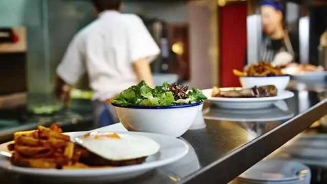 Kafe ve restoranlarla ilgili korkutan öngörüyü sektör yetkilisi açıkladı! 500 bin kişinin işi tehlikede Kafe ve restoranlarla ilgili korkutan öngörüyü sektör yetkilisi açıkladı! 500 bin kişinin işi tehlikede