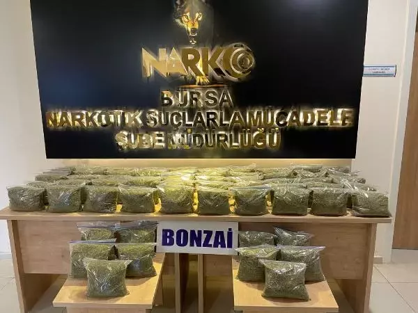 Son Dakika | UYUŞTURUCU ŞÜPHELİLERİ POLİSİN TAKİBİYLE YAKALANDI