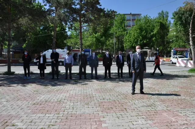 Şemdinli'de 19 Mayıs Atatürk'ü Anma, Gençlik ve Spor Bayramı kutlanıyor Şemdinli'de 19 Mayıs Atatürk'ü Anma, Gençlik ve Spor Bayramı kutlanıyor