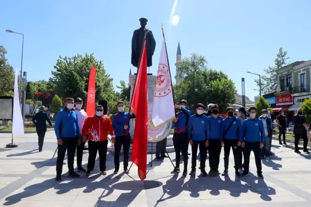 Taksim Meydanı'nda 19 Mayıs töreni