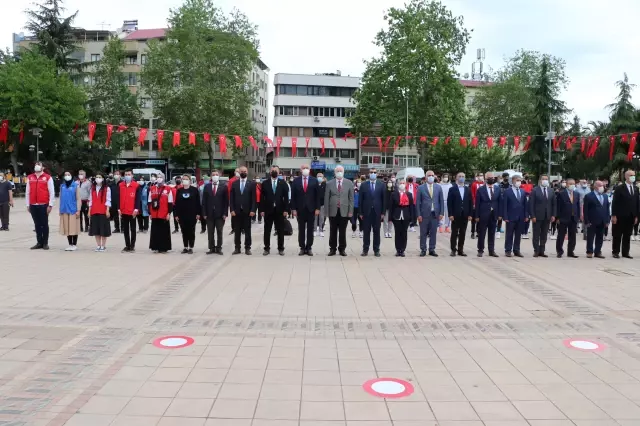 Kale'de 19 Mayıs Atatürk'ü Anma, Gençlik ve Spor Bayramı çeşitli etkinlikle kutlandı Kale'de 19 Mayıs Atatürk'ü Anma, Gençlik ve Spor Bayramı çeşitli etkinlikle kutlandı