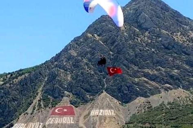 19 Mayıs'ı havada kutladılar