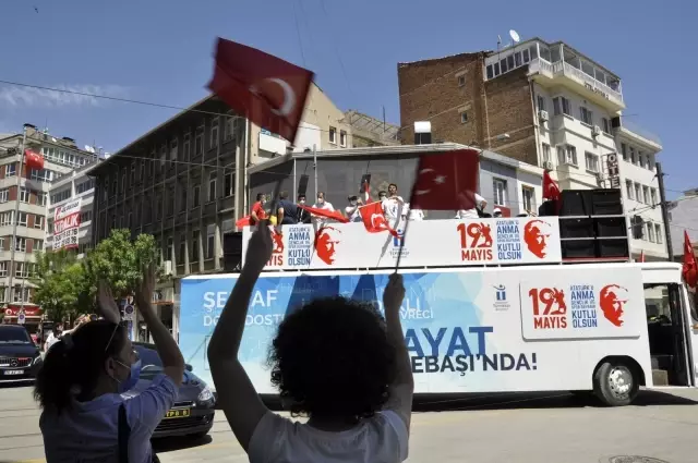 19 Mayıs kortejinde renkli görüntüler 19 Mayıs kortejinde renkli görüntüler