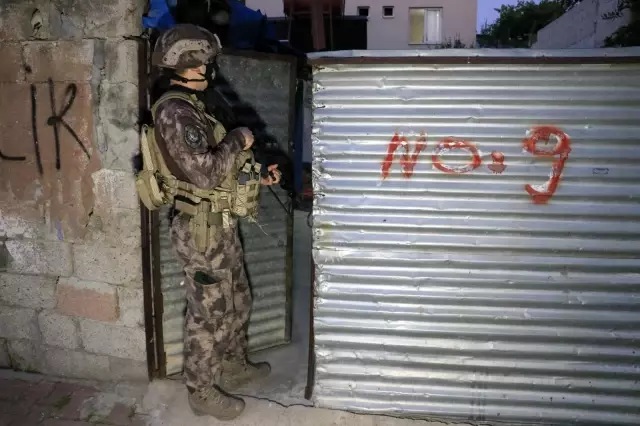 Adana'da Özel Harekat destekli DEAŞ operasyonu Adana'da Özel Harekat destekli DEAŞ operasyonu