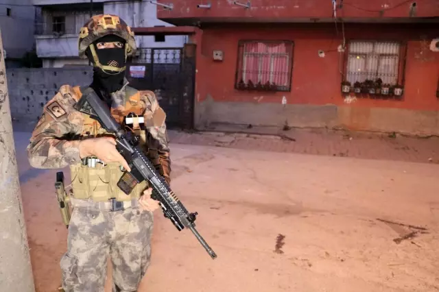 Adana'da Özel Harekat destekli DEAŞ operasyonu Adana'da Özel Harekat destekli DEAŞ operasyonu
