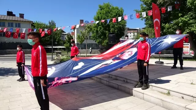 Ağrı'da 19 Mayıs Atatürk'ü Anma, Gençlik ve Spor Bayramı kutlandı Ağrı'da 19 Mayıs Atatürk'ü Anma, Gençlik ve Spor Bayramı kutlandı