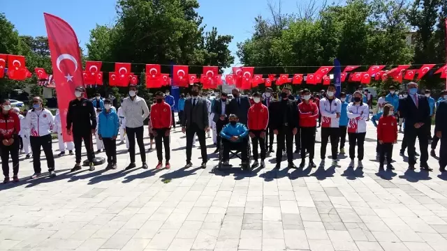 Ağrı'da 19 Mayıs Atatürk'ü Anma, Gençlik ve Spor Bayramı kutlandı Ağrı'da 19 Mayıs Atatürk'ü Anma, Gençlik ve Spor Bayramı kutlandı