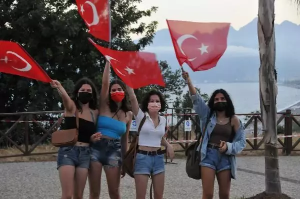 ANTALYA'DA RENKLİ MOBİL FENER ALAYI ANTALYA'DA RENKLİ MOBİL FENER ALAYI