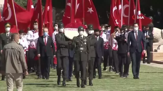 Son dakika haber: Bakan Kasaopğlu ve beraberindeki heyet Anıtkabir'de Son dakika haber: Bakan Kasaopğlu ve beraberindeki heyet Anıtkabir'de