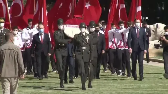 Son dakika haber: Bakan Kasaopğlu ve beraberindeki heyet Anıtkabir'de Son dakika haber: Bakan Kasaopğlu ve beraberindeki heyet Anıtkabir'de