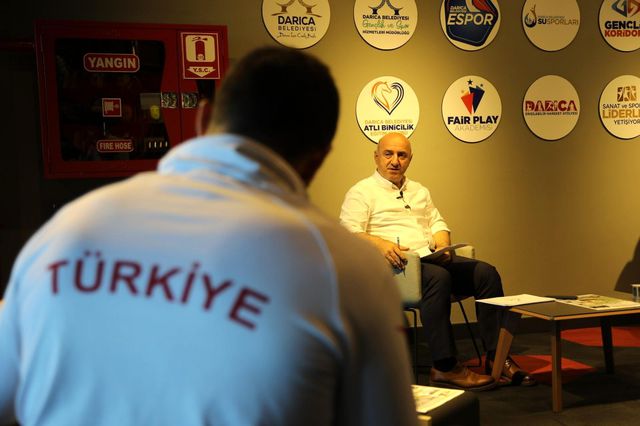baskan biyik basarili genclerle bulustu 3 14142585 o
