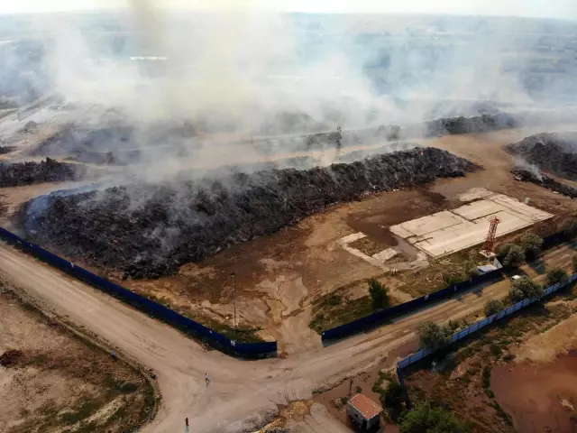 Son dakika! Biyokütle enerji santralinde çıkan yangın kontrol altına alındı, soğutma çalışmaları sürüyor Son dakika! Biyokütle enerji santralinde çıkan yangın kontrol altına alındı, soğutma çalışmaları sürüyor
