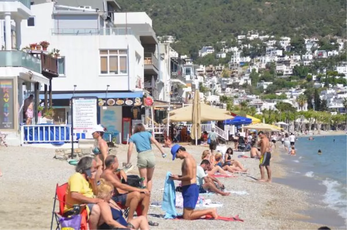 Bodrum sahilleri renklendi