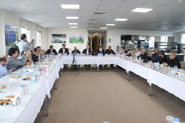 Büyükşehir Belediye Erzurumspor Kulüp Başkanı Ömer Düzgün'den 'küme düşme' açıklaması Açıklaması Büyükşehir Belediye Erzurumspor Kulüp Başkanı Ömer Düzgün'den 'küme düşme' açıklaması Açıklaması