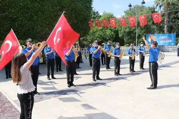 Çukurova'da '19 Mayıs' kutlamaları Çukurova'da '19 Mayıs' kutlamaları