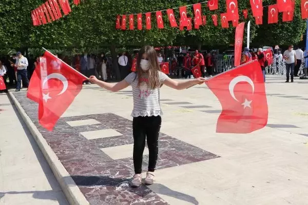 Çukurova'da '19 Mayıs' kutlamaları Çukurova'da '19 Mayıs' kutlamaları