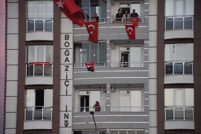 Iğdır'da saatler 19.19'u gösterdiğinde İstiklal Marşı okundu Iğdır'da saatler 19.19'u gösterdiğinde İstiklal Marşı okundu