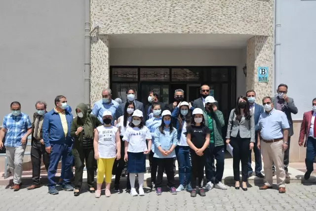 Dünya İnternet ve Klavye Yarışması'nda Türk Milli takımı 9 madalya ile şampiyon oldu Dünya İnternet ve Klavye Yarışması'nda Türk Milli takımı 9 madalya ile şampiyon oldu