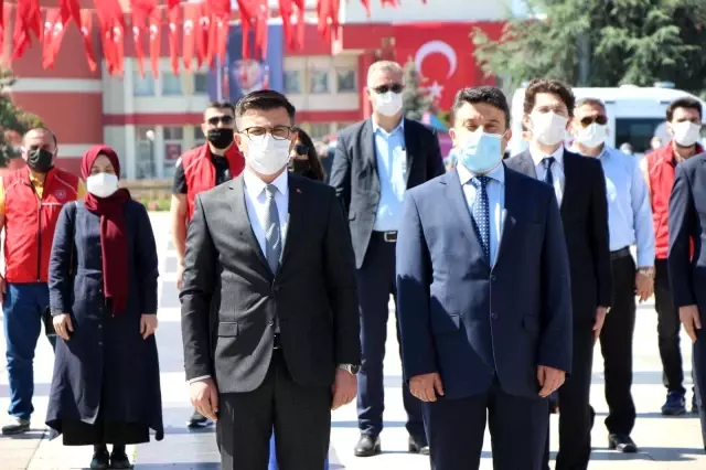 Düzce'de 19 Mayıs Törenlerle kutlandı Düzce'de 19 Mayıs Törenlerle kutlandı