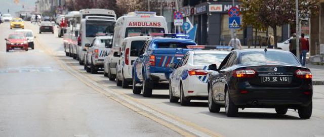 Erzurum'da 19 Mayıs araç konvoyu Erzurum'da 19 Mayıs araç konvoyu