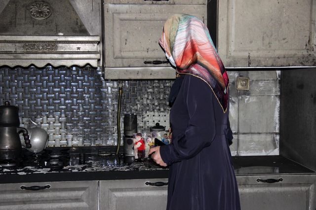 evini yakan kocasindan olum tehdidi alan kadi 2 14141795 o