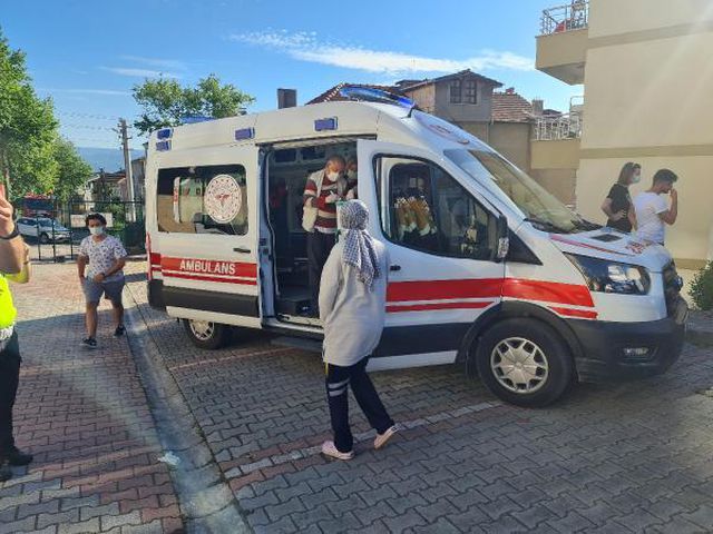 fren yerine gaza basinca apartmanin bahcesine 5 14142890 o