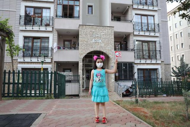 Gaziantep'te balkonlardan İstiklal Marşı okundu