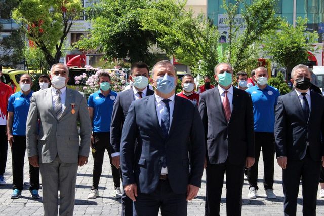 Iğdır'da 19 Mayıs Atatürk'ü Anma Gençlik ve Spor Bayramı kutlandı Iğdır'da 19 Mayıs Atatürk'ü Anma Gençlik ve Spor Bayramı kutlandı