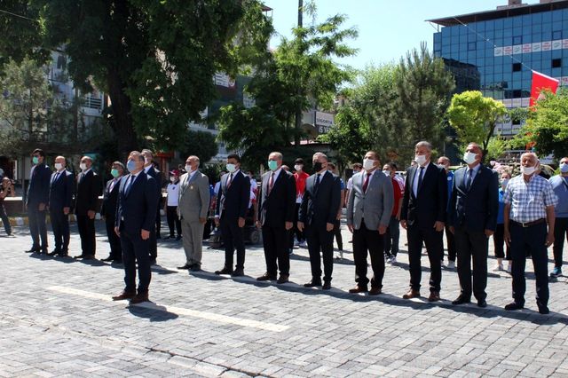 Iğdır'da 19 Mayıs Atatürk'ü Anma Gençlik ve Spor Bayramı kutlandı Iğdır'da 19 Mayıs Atatürk'ü Anma Gençlik ve Spor Bayramı kutlandı