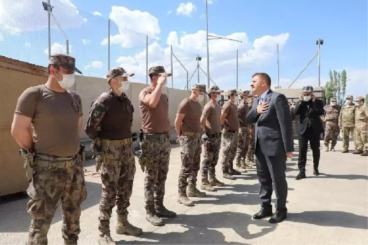 Iğdır Valisi Sarıibrahim'den özel harekata taziye ziyareti