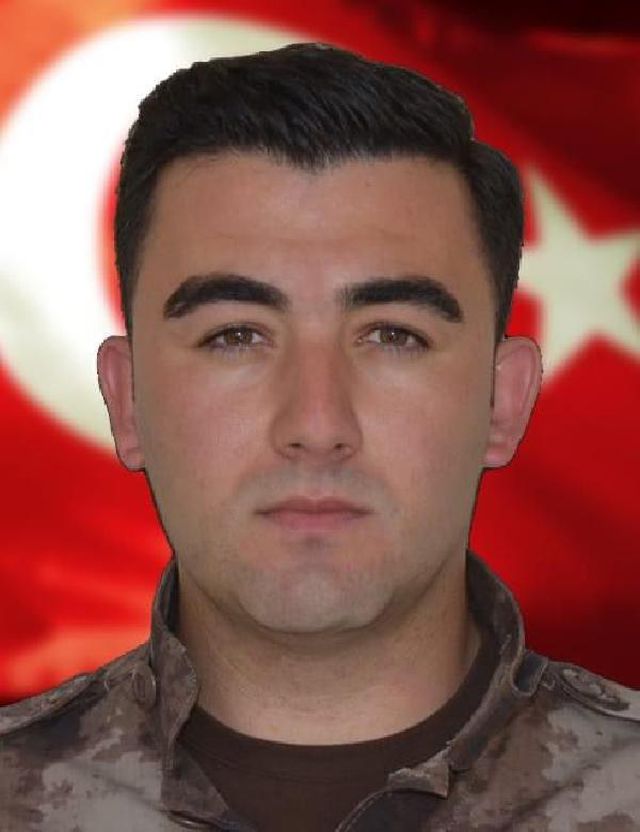 Iğdır Valisi Sarıibrahim'den özel harekata taziye ziyareti Iğdır Valisi Sarıibrahim'den özel harekata taziye ziyareti