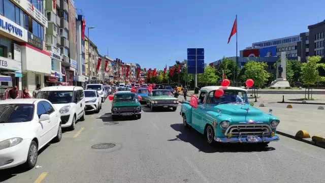 İstanbul'da 19 Mayıs Atatürk'ü Anma, Gençlik ve Spor Bayramı etkinliklerle kutlandı