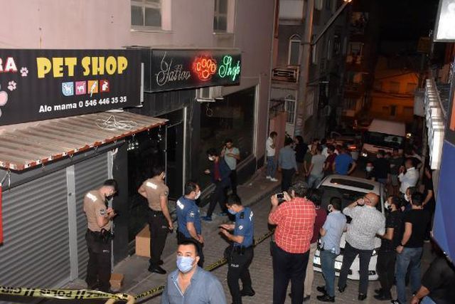 Konak'ta silahlı kavgada 4 kişi yaralandı