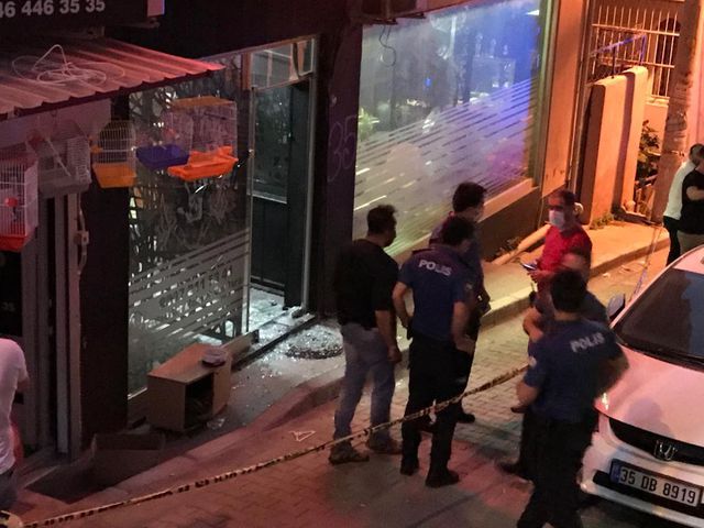 Konak'ta silahlı kavgada 4 kişi yaralandı