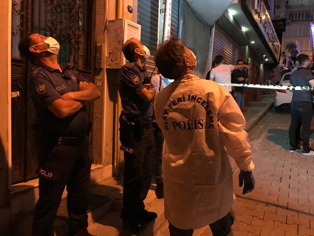 Konak'ta silahlı kavgada 4 kişi yaralandı