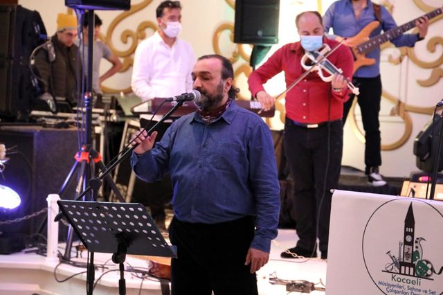 izmitliler bayram coskusunu muzisyenlerle yas 2 14142839 o