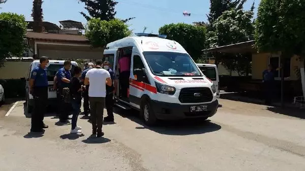 KALDIRIMA TERK EDİLMİŞ BİR AYLIK BEBEĞE POLİS SAHİP ÇIKTI KALDIRIMA TERK EDİLMİŞ BİR AYLIK BEBEĞE POLİS SAHİP ÇIKTI