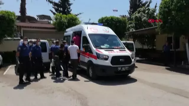 KALDIRIMA TERK EDİLMİŞ BİR AYLIK BEBEĞE POLİS SAHİP ÇIKTI KALDIRIMA TERK EDİLMİŞ BİR AYLIK BEBEĞE POLİS SAHİP ÇIKTI