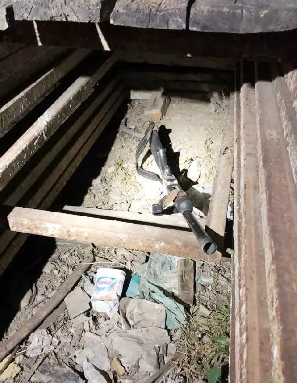 Kardeşlerin oda kavgasında kan aktı: 1 ölü, 1 yaralı Kardeşlerin oda kavgasında kan aktı: 1 ölü, 1 yaralı