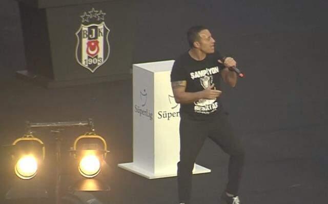 Kartal çifte kupayla gövde gösterisi yapıyor! Beşiktaş'ın şampiyonluk kutlamaları başladı Kartal çifte kupayla gövde gösterisi yapıyor! Beşiktaş'ın şampiyonluk kutlamaları başladı