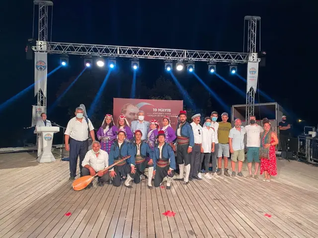 Kaş'ta 19 Mayıs Atatürk'ü Anma, Gençlik ve Spor Bayramı'nda çevrimiçi konser Kaş'ta 19 Mayıs Atatürk'ü Anma, Gençlik ve Spor Bayramı'nda çevrimiçi konser