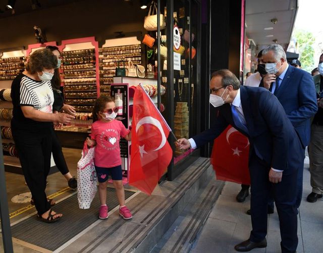 kocaeli valisi seddar yavuz esnaf ve vatandas 2 14143015 o