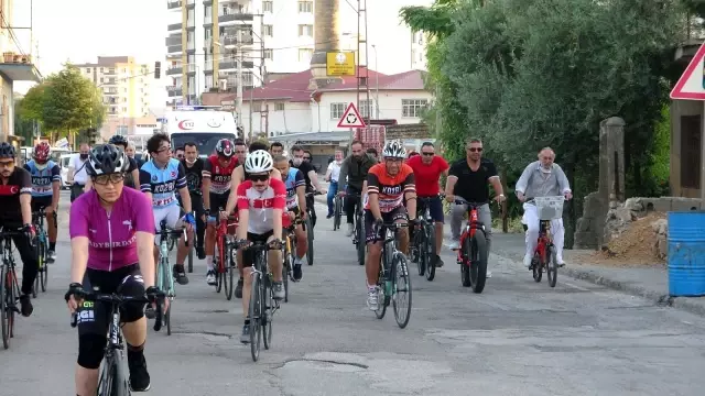Kozan'da 19 Mayıs Atatürk'ü Anma, Gençlik ve Spor Bayramı kutlamaları Kozan'da 19 Mayıs Atatürk'ü Anma, Gençlik ve Spor Bayramı kutlamaları