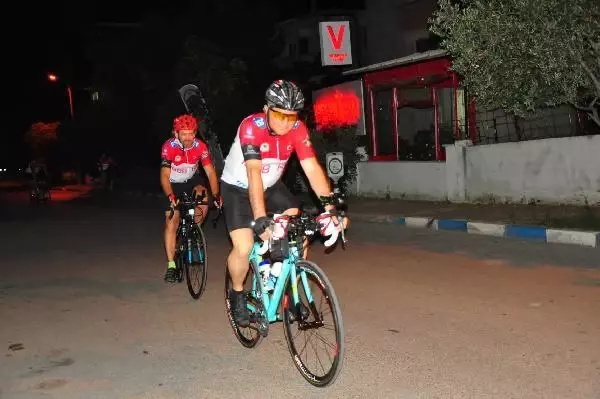 Manisa'dan Samsun'a bin kilometre pedal çevirecekler Manisa'dan Samsun'a bin kilometre pedal çevirecekler