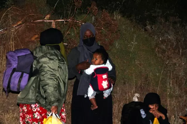 Minik mültecinin mama yerken ki bakışları yürekleri dağladı