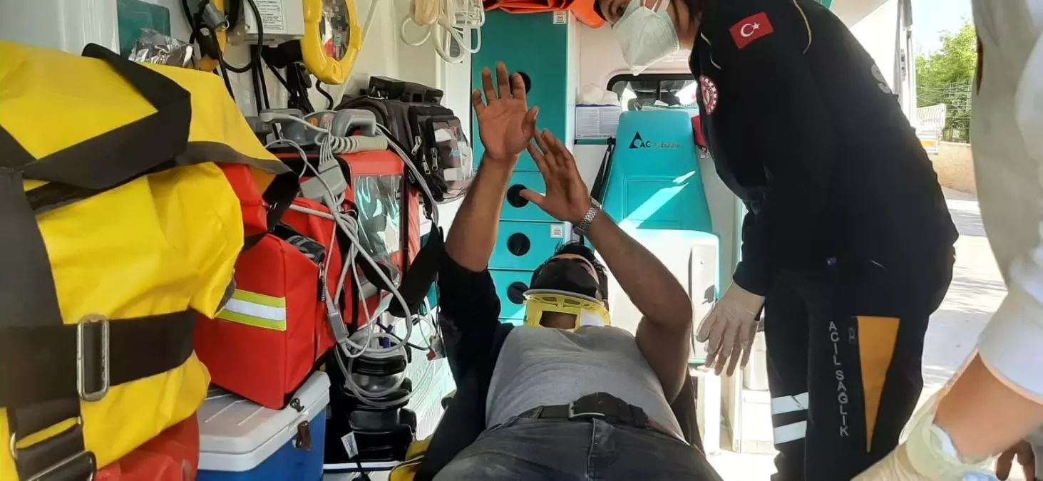 Motosiklet ile otomobil çarpıştı: 1 Yaralı 1 motosiklet ile otomobil carpisti 1 yarali 14142759 amp