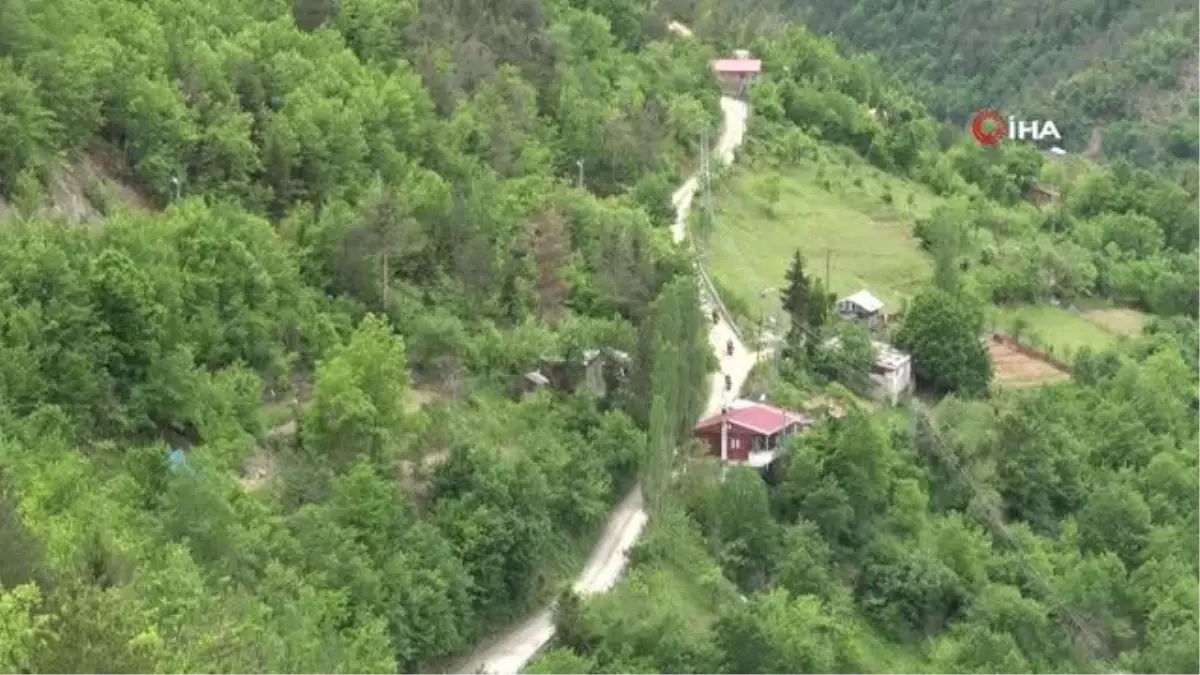 Motosikletliler Artvin'de Türkiye'nin en büyük Atatürk heykelini ziyaret etti