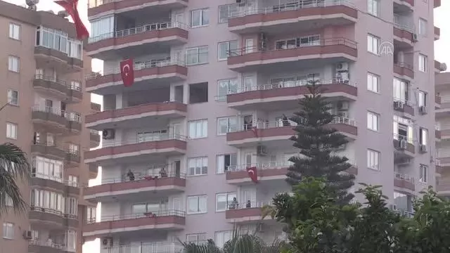 Adana, Mersin, Hatay ve Osmaniye'de saat 19.19'da İstiklal Marşı okundu Adana, Mersin, Hatay ve Osmaniye'de saat 19.19'da İstiklal Marşı okundu